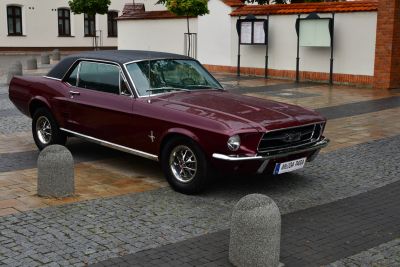 Samochód do ślubu - Krosno czerwony Ford Mustang coupe 4.7