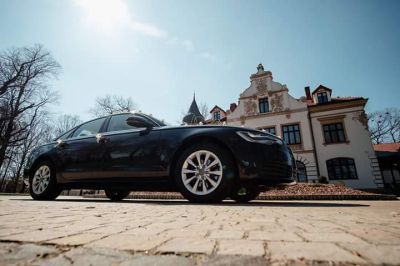 Samochód do ślubu - Krosno czarny Audi A6 2.0