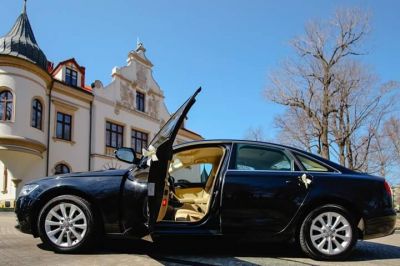 Samochód do ślubu - Krosno czarny Audi A6 2.0