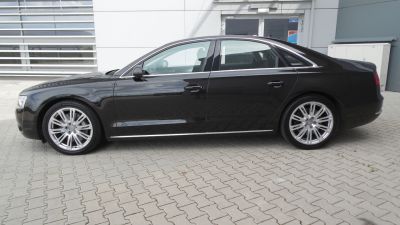 Samochód do ślubu - Lubin czarny Audi A8 4.2 TDI 355 KM QUATTRO