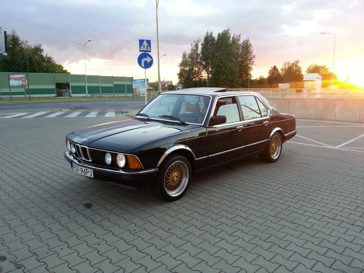 Samochód do ślubu - Strzyżów czarny BMW 732 e23 