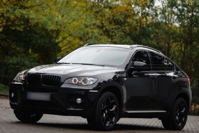 Samochód do ślubu - Kujawy czarny BMW X6 285 KM