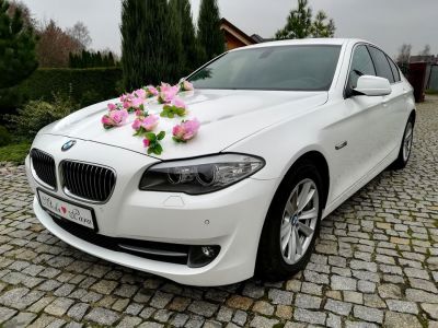 Samochód do ślubu - Pigża biały BMW 5 F10 