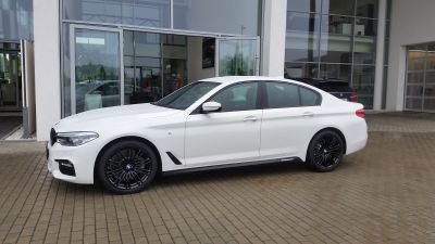 Samochód do ślubu - Lubin biały BMW seria 5 2.0 d 190 KM XDRIVE