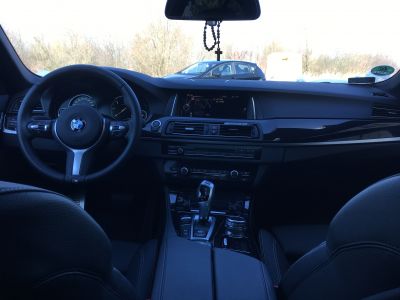 Samochód do ślubu - Szczecin czarny BMW 5 MPAKIET 3,0