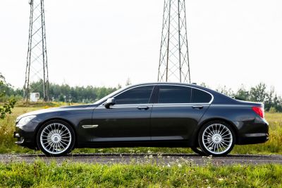 Samochód do ślubu - Jasiów czarny BMW 7 f01  4.0