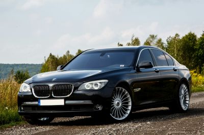 Samochód do ślubu - Jasiów czarny BMW 7 f01  4.0