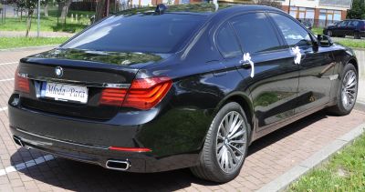 Samochód do ślubu - Tychowo czarny BMW 750 LD xDrive long 