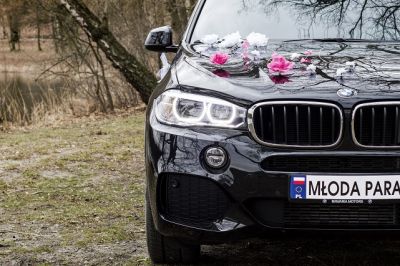 Samochód do ślubu - Gniezno czarny BMW X5M 2500