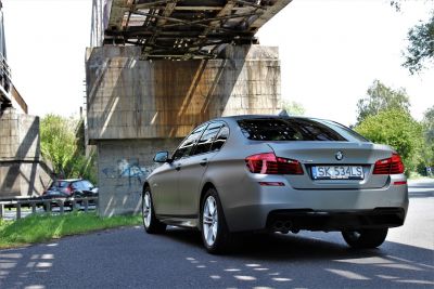 Samochód do ślubu - Katowice szary BMW Seria 5 (F10) 