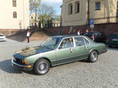 Samochód do ślubu - Kielce zielony BMW 7 E23