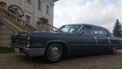 Samochód do ślubu - Cieszyn szary Cadillac fleetwood 75 9,3