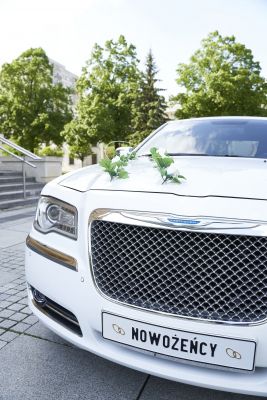 Samochód do ślubu - Łódź biały Chrysler 300C 