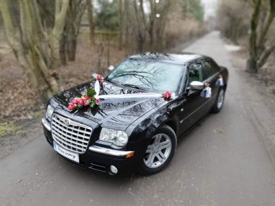 Samochód do ślubu - Piastów czarny Chrysler 300C 