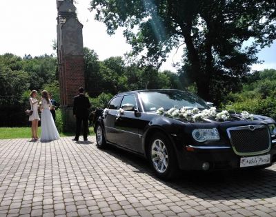 Samochód do ślubu - Kraków czarny Chrysler 300C 5.7 HEMI
