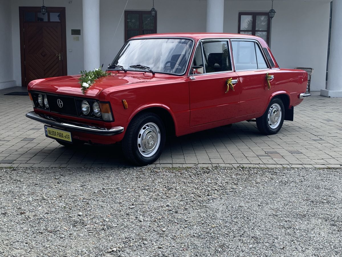 Samochód do ślubu - Piątkowa czerwony Fiat 125 p  