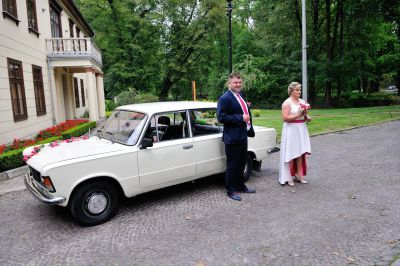 Samochód do ślubu - Niegoszowice biały Fiat 125 