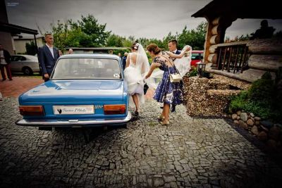 Samochód do ślubu - Dłutów niebieski Fiat 125p 