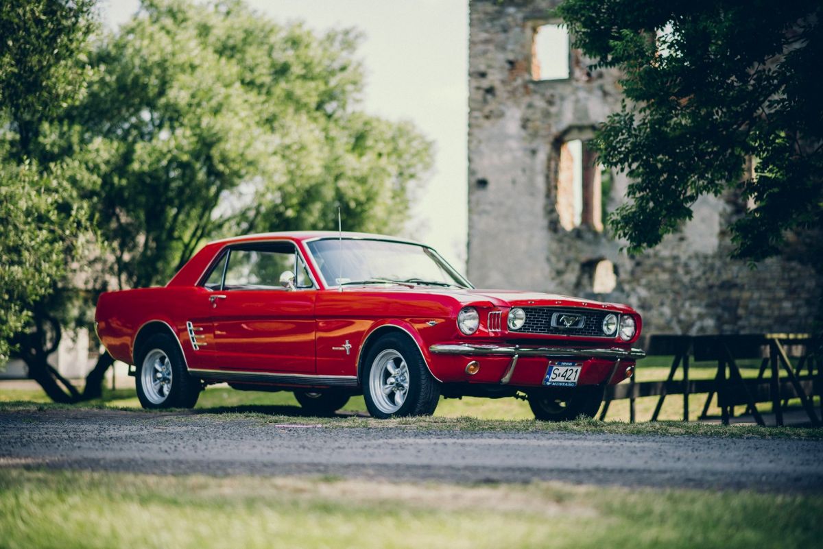 Samochód do ślubu - Katowice czerwony Ford Mustang 4.7 289CC