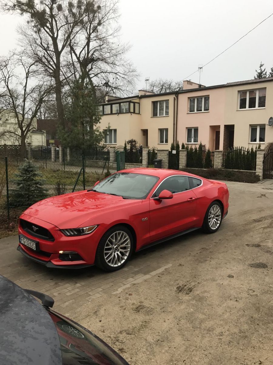 Samochód do ślubu - Barlinek czerwony Ford Mustang GT 5.0