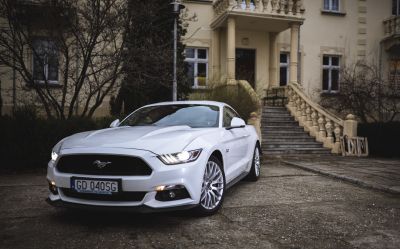 Samochód do ślubu - Wrocław biały Ford Mustang GT 5.0 V8