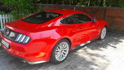 Samochód do ślubu - Barlinek czerwony Ford Mustang GT 5.0