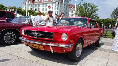 Samochód do ślubu - Gdynia czerwony Ford Mustang V8