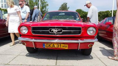 Samochód do ślubu - Gdynia czerwony Ford Mustang V8