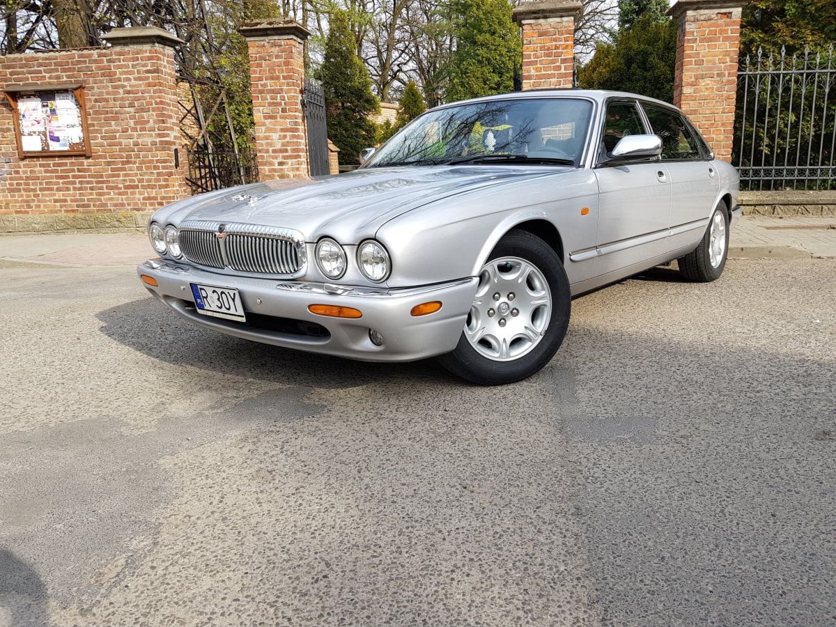 Samochód do ślubu - Przeworsk srebrny Jaguar x308 4000