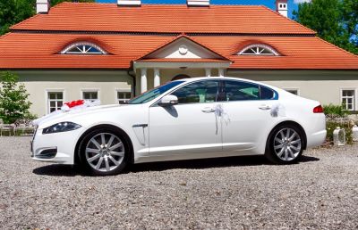 Samochód do ślubu - Tarnów biały Jaguar XF 4.2 V8