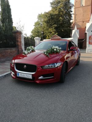 Samochód do ślubu - Turek czerwony Jaguar XE R-sport  2000