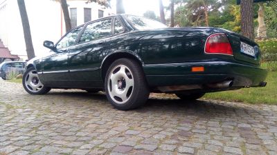 Samochód do ślubu - Warka zielony Jaguar XJR 