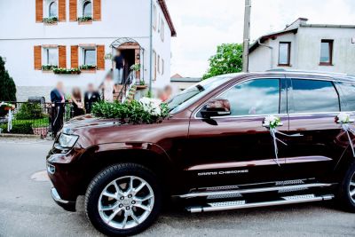 Samochód do ślubu - Poznań brązowy Jeep Grand Cherokee 