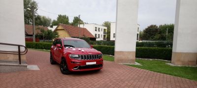 Samochód do ślubu - Kraków czerwony Jeep Grand Cherokee SRT 