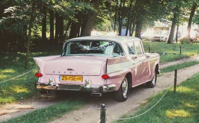 Samochód do ślubu - Szczecin różowy Klasyk AMC Rambler 3,2