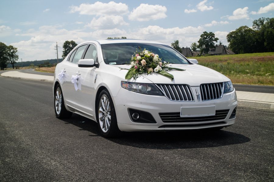 Samochód do ślubu - Myszków biały Lincoln MKS 