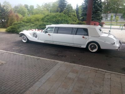 Samochód do ślubu - Bogucin Duży biały Lincoln Excalibur 