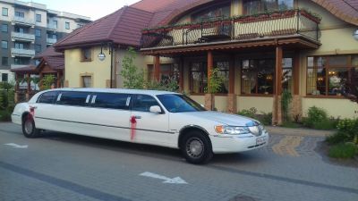 Samochód do ślubu - Białystok biały Lincoln Twon Car 120" V8 4.6l
