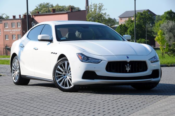 Samochód do ślubu - Kraków biały Maserati Ghibli 