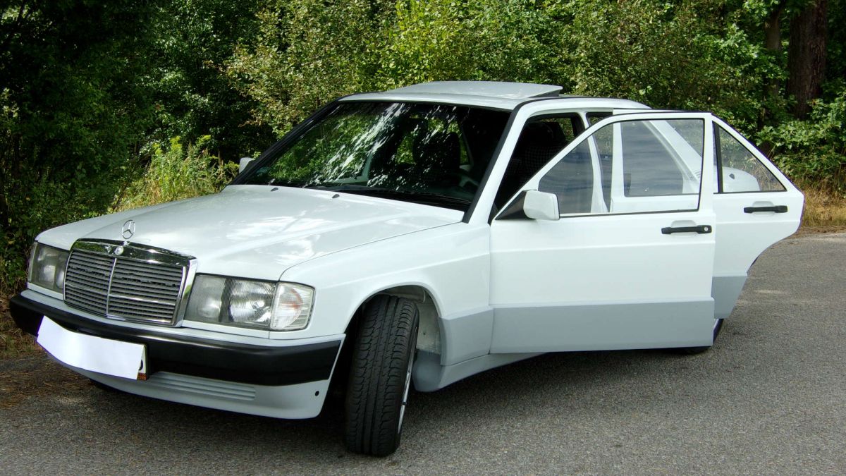 Samochód do ślubu - Truskolasy biały Mercedes-Benz 190E 1,8