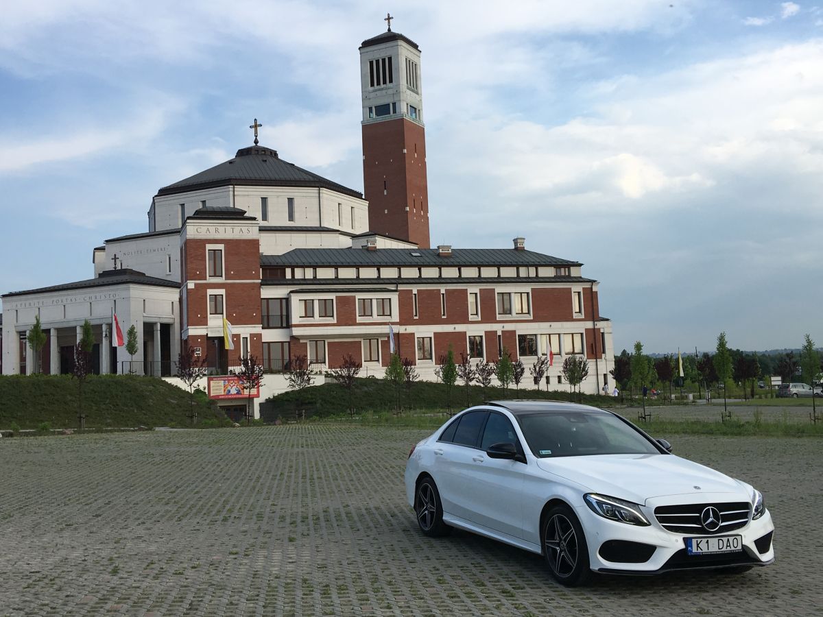 Samochód do ślubu - Kraków biały Mercedes-Benz c 200 AMG 4 MATIC 