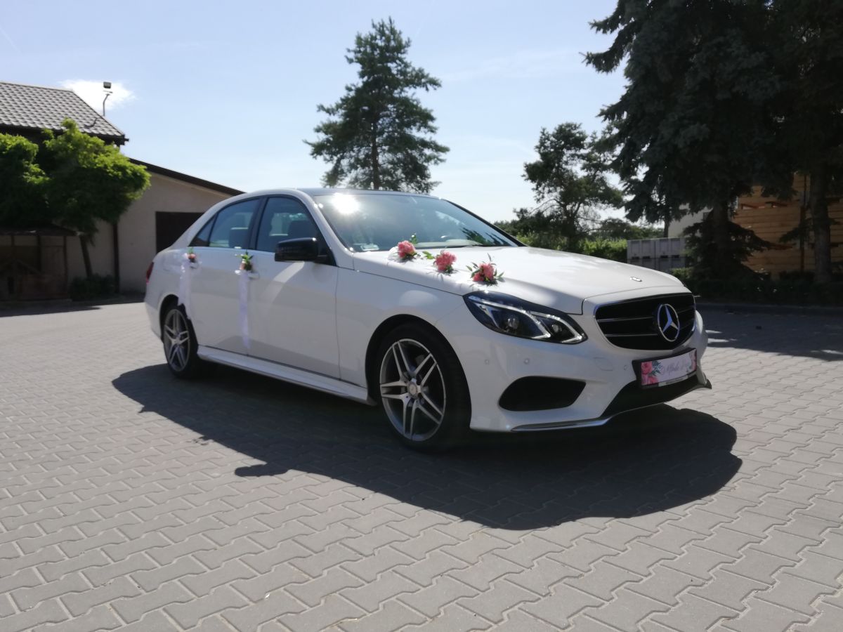 Samochód do ślubu - Grojec biały Mercedes-Benz w212 