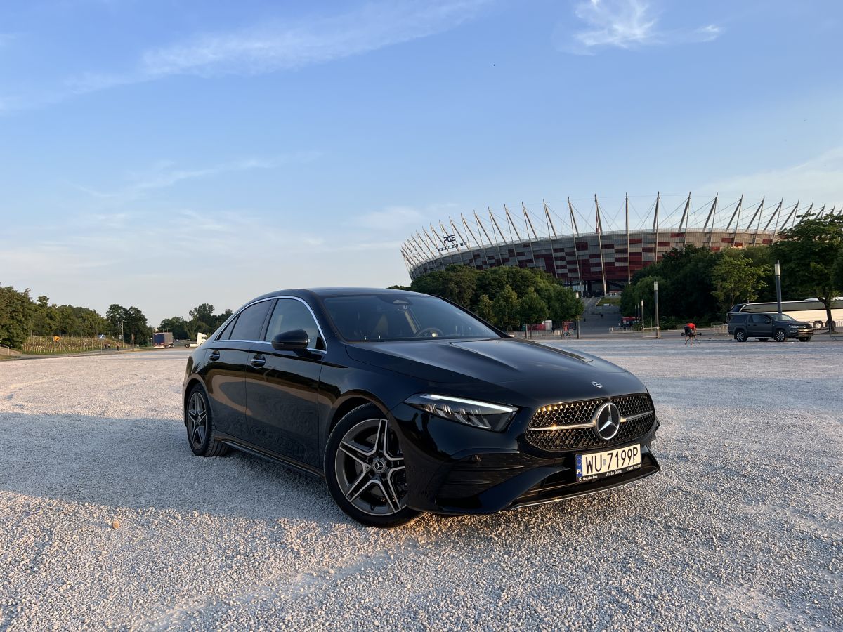 Samochód do ślubu - Warszawa czarny Mercedes-Benz A220 2.0