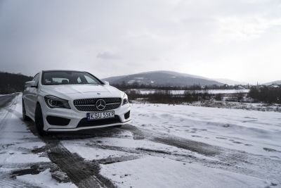 Samochód do ślubu - Stryszawa biały Mercedes-Benz CLA pakiet AMG 200