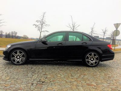 Samochód do ślubu - Iława czarny Mercedes-Benz   C Klasa Pakiet AMG 2,0