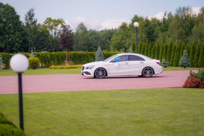 Samochód do ślubu - Wola Zarczycka biały Mercedes-Benz CLA 