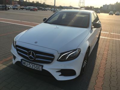 Samochód do ślubu - Warszawa biały Mercedes-Benz E  220