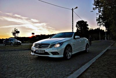 Samochód do ślubu - Sandomierz biały Mercedes-Benz E  350