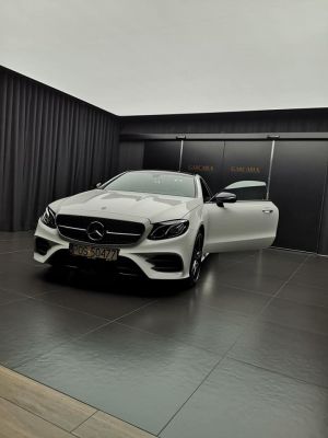 Samochód do ślubu - Dąbrowa biały Mercedes-Benz E coupe 220