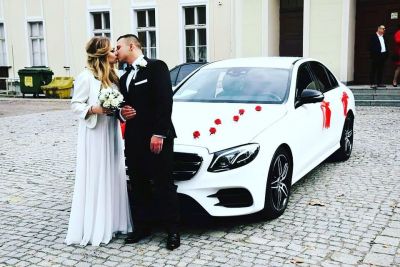 Samochód do ślubu - Wrocław biały Mercedes-Benz E klasa 
